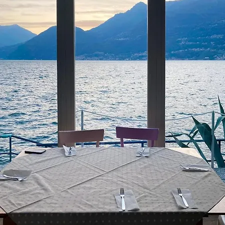 Unique Waterfront Private House At Holiday home