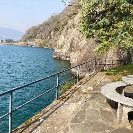 Unique Waterfront Private House At Dervio