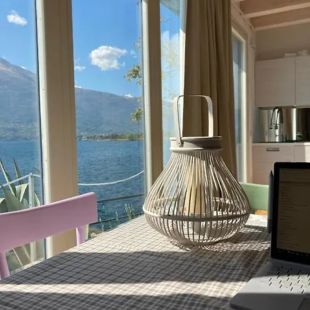 Unique Waterfront Private House At Casa vacanze